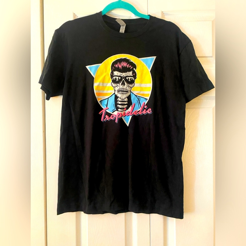 🎶Limited Edition Concert Merch!🎶 Tropidelic 
-Women’s Tee Medium